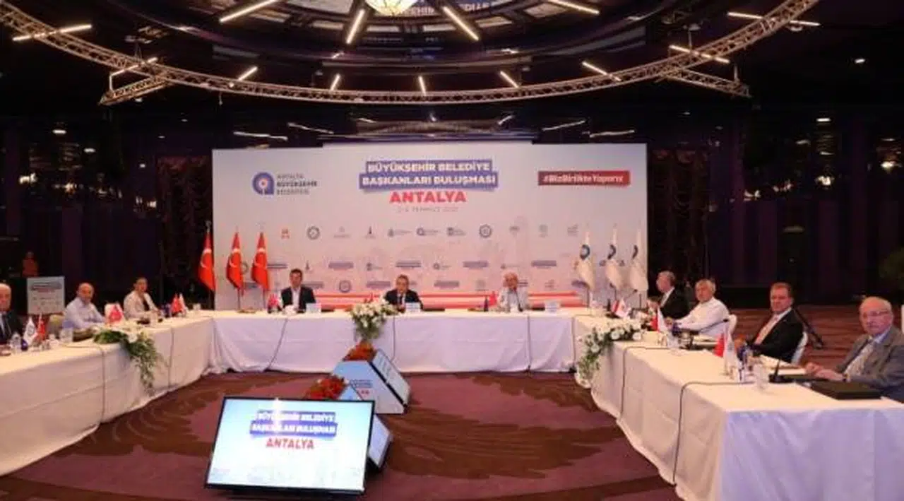 CHP'li başkanlar bir araya geldi: "Amacımız ötekileştirmeden çalışmak"
