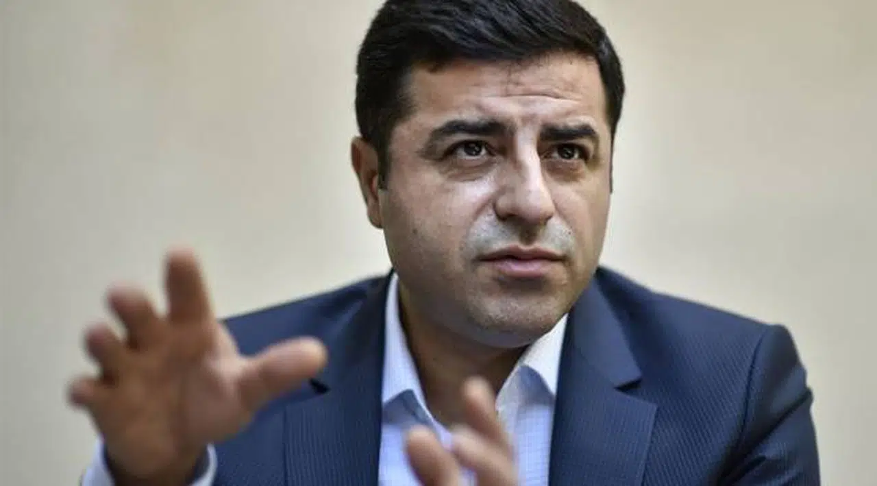 Demirtaş, "Doğal felaketlerin sonuçlarının bu kadar ağır olmasının nedeni Türkiye'deki siyasi felakettir"