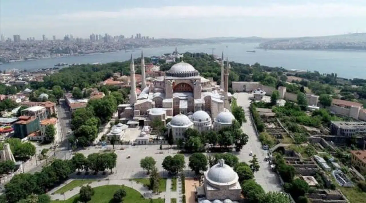 Kapısı bitti, şimdi kaymağı yeniyor