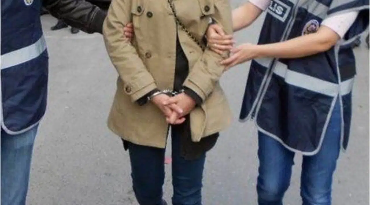 FETÖ elebaşısı Gülen'in akrabası İzmir'de yakalandı