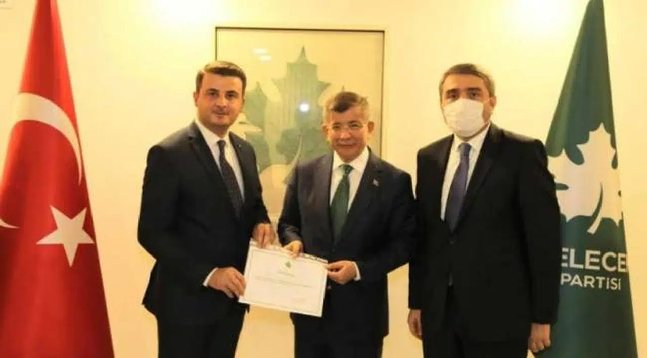Gelecek Partisi'nde istifa: 'Kimseye ait değilim'