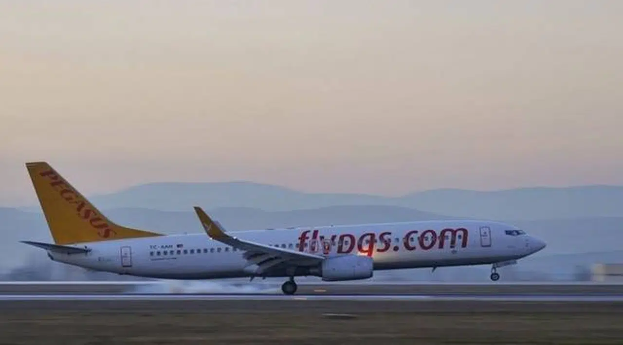 Pegasus'ta 40 kişi tazminatsız işten çıkartıldı