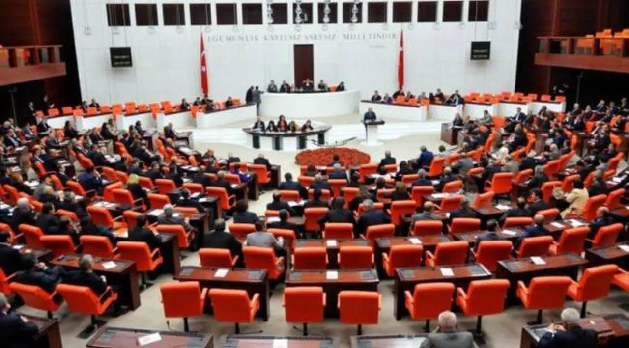 Üç milletvekilinin dokunulmazlık dosyaları TBMM'de