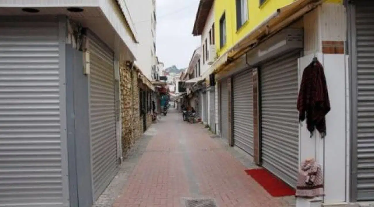 Yüksek faizli kredi, artan döviz kuru ve belirsizlik toplu iflaslara neden oluyor