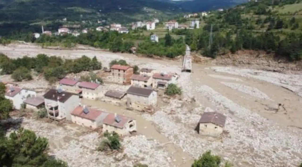 AFAD sel nedeniyle yaşamını yitirenlerin sayısını 77 olarak açıkladı
