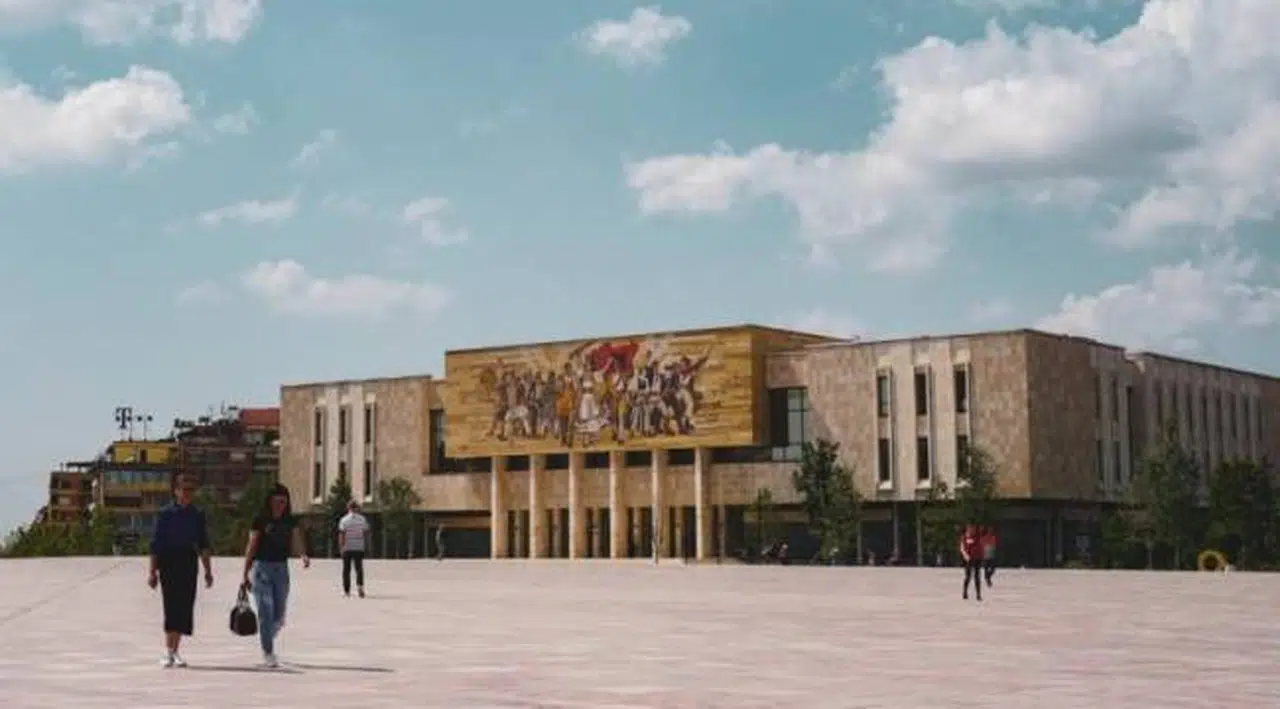 Arnavutluk: Binlerce Afganı barındırmaya hazırız, bu NATO üyelerinin yükümlülüğü
