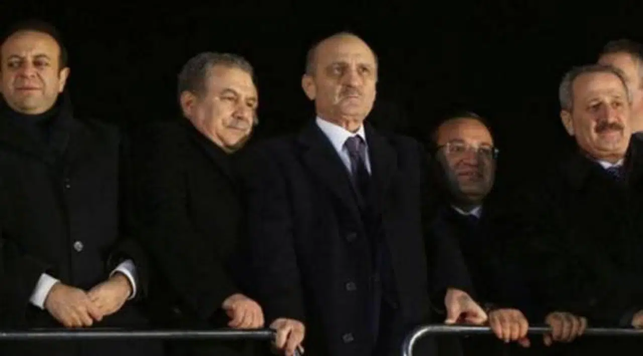 Bayraktar'dan AKP'ye gönderme: 'Açıkgözler, tatlı su kurnazları...'