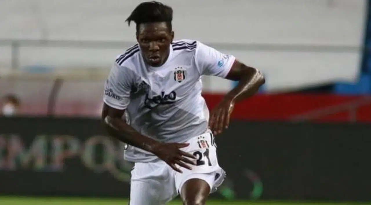 Beşiktaşlı futbolcu Fabrice N'Sakala fenalaştı