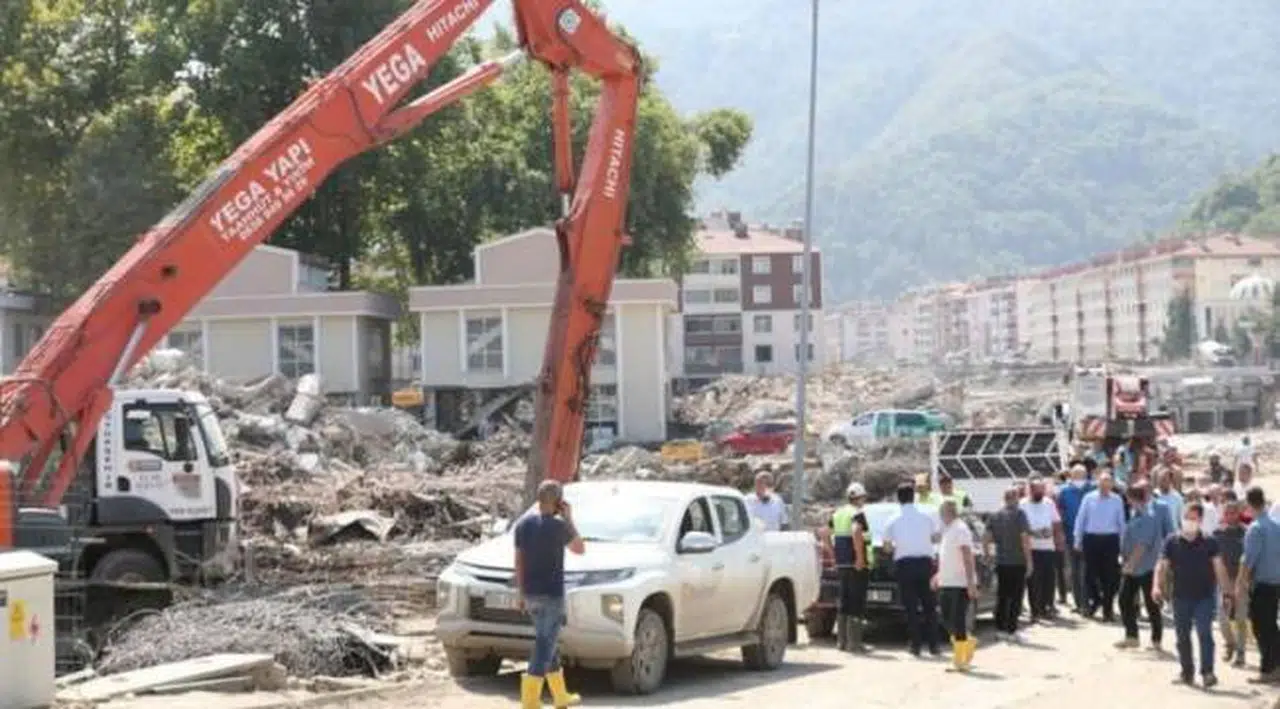 Bozkurt'tan 13 bin kamyon çamur çıkarıldı
