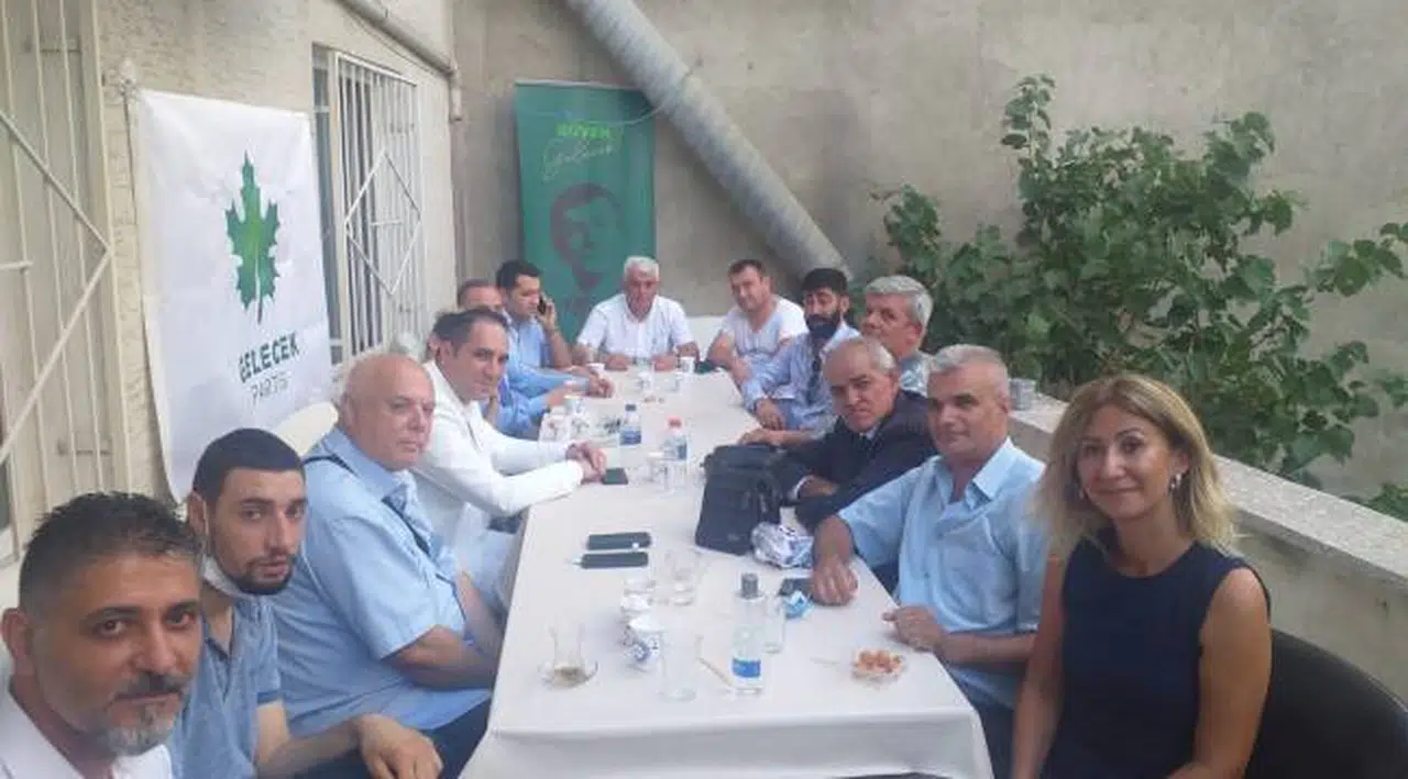 Gelecek Partisi'nden Bornova'da görkemli açılış