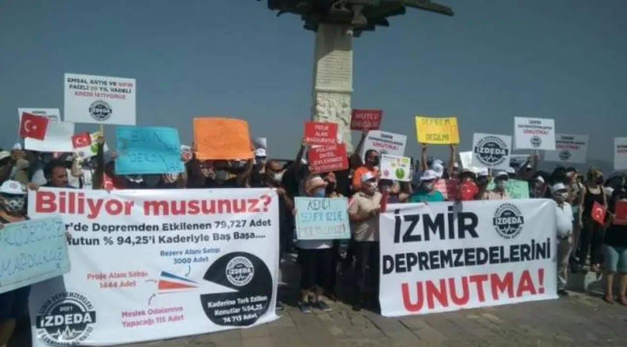 İzmir’de depremzedelerden eylem: Taleplerimiz karşılansın