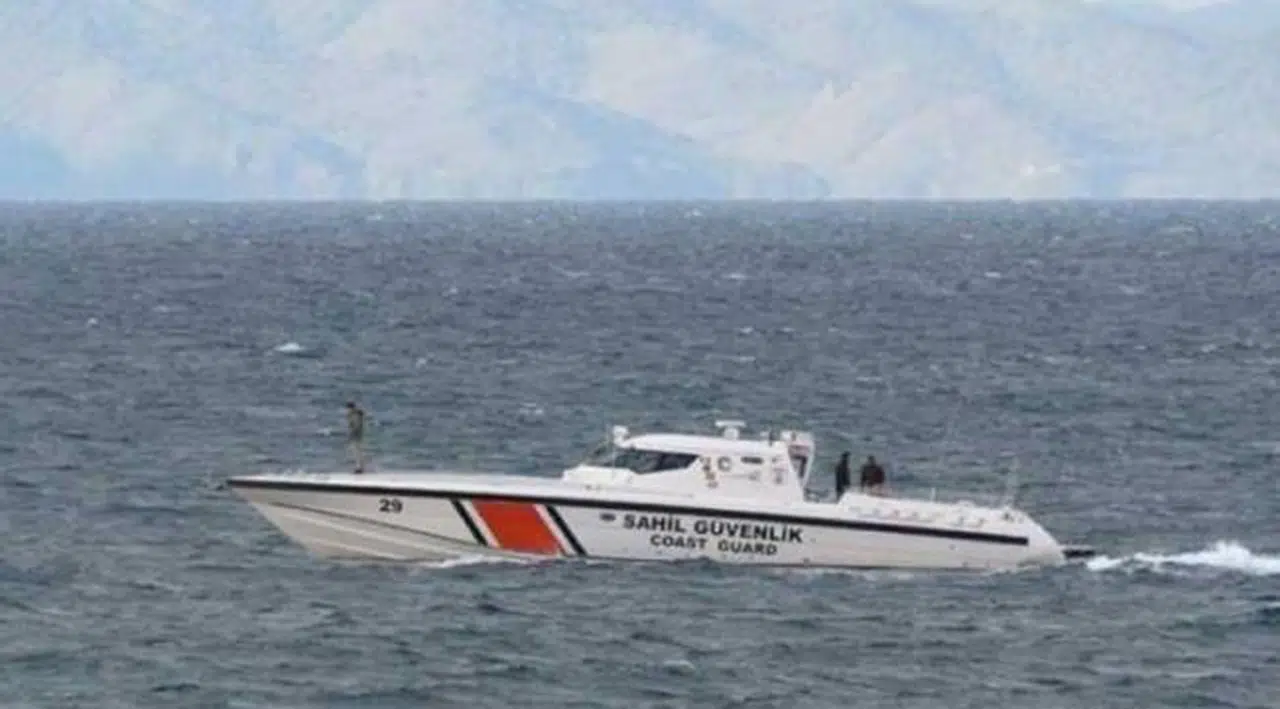 İzmir'de sahil güvenlik botu balıkçı teknesine çarptı: 5 yaralı