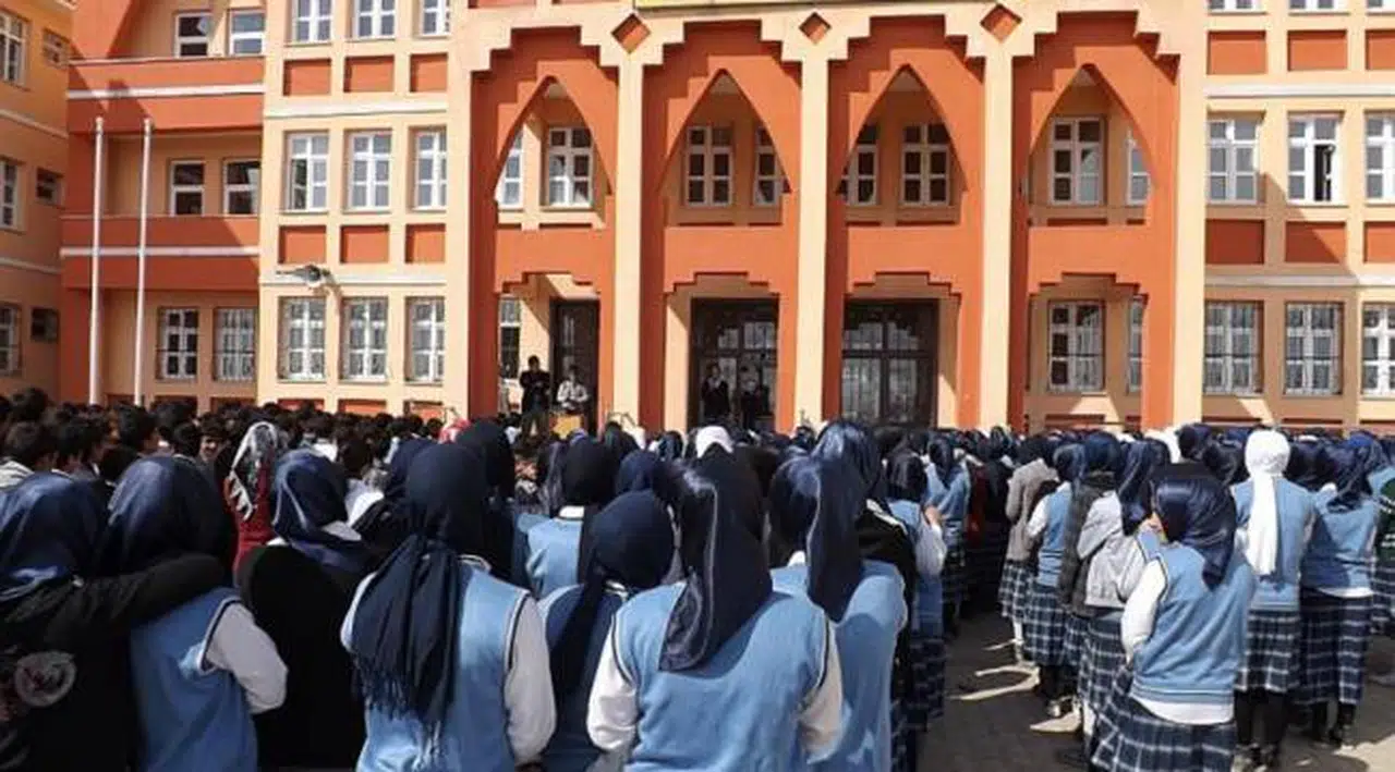 MEB kesenin ağzını imam hatiplere açtı