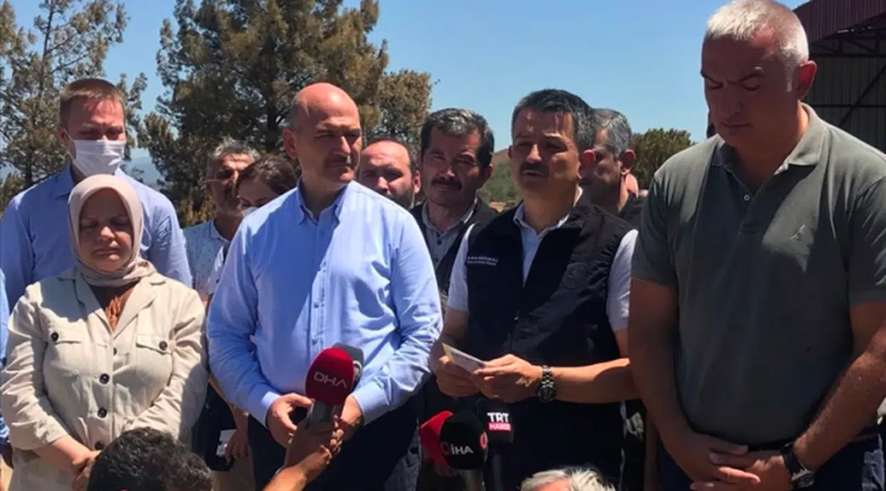 Milas Belediye Başkanı: 3 bakanımız Milas'ta açıklama yapıyor, ben ekrandan izliyorum