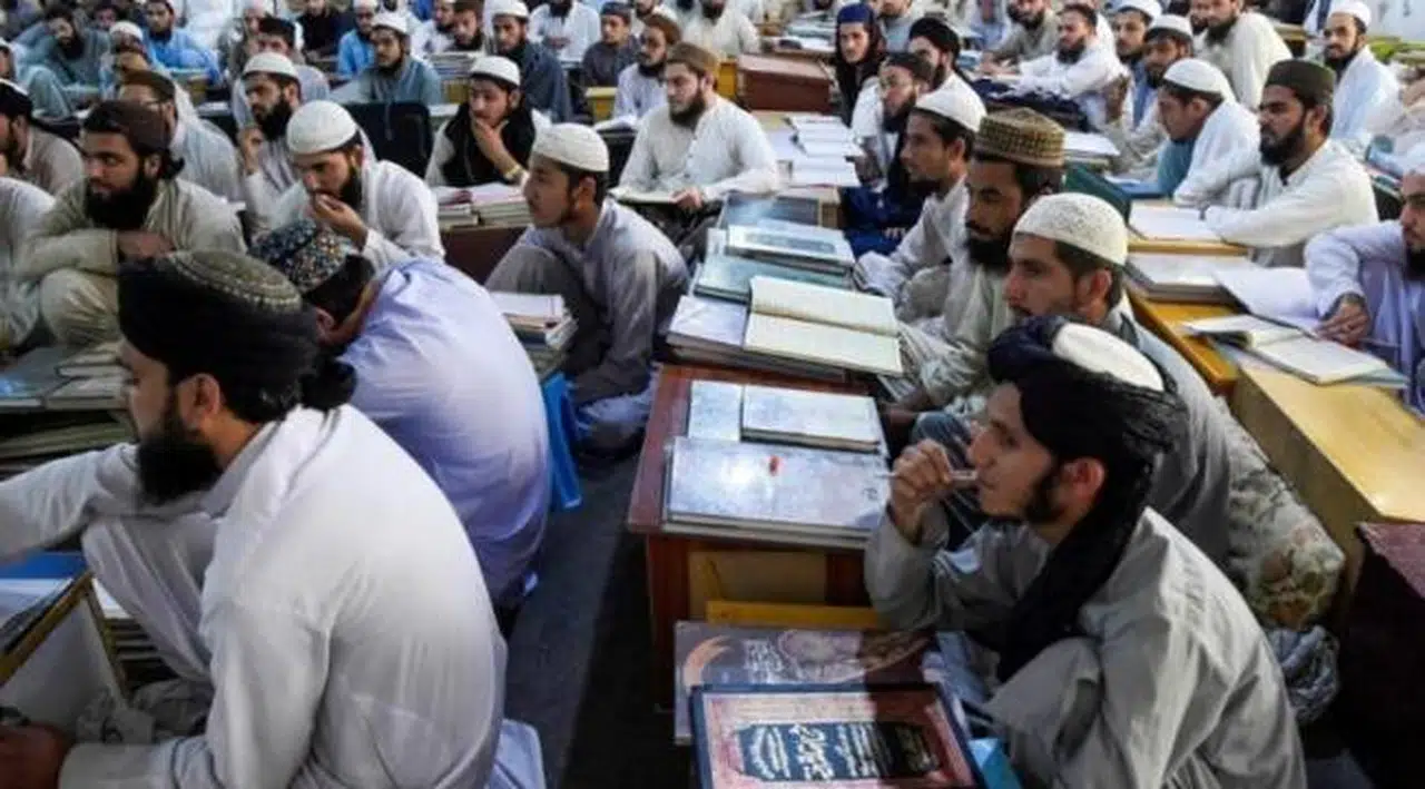 Taliban: Afganistan'da demokrasi falan olmayacak