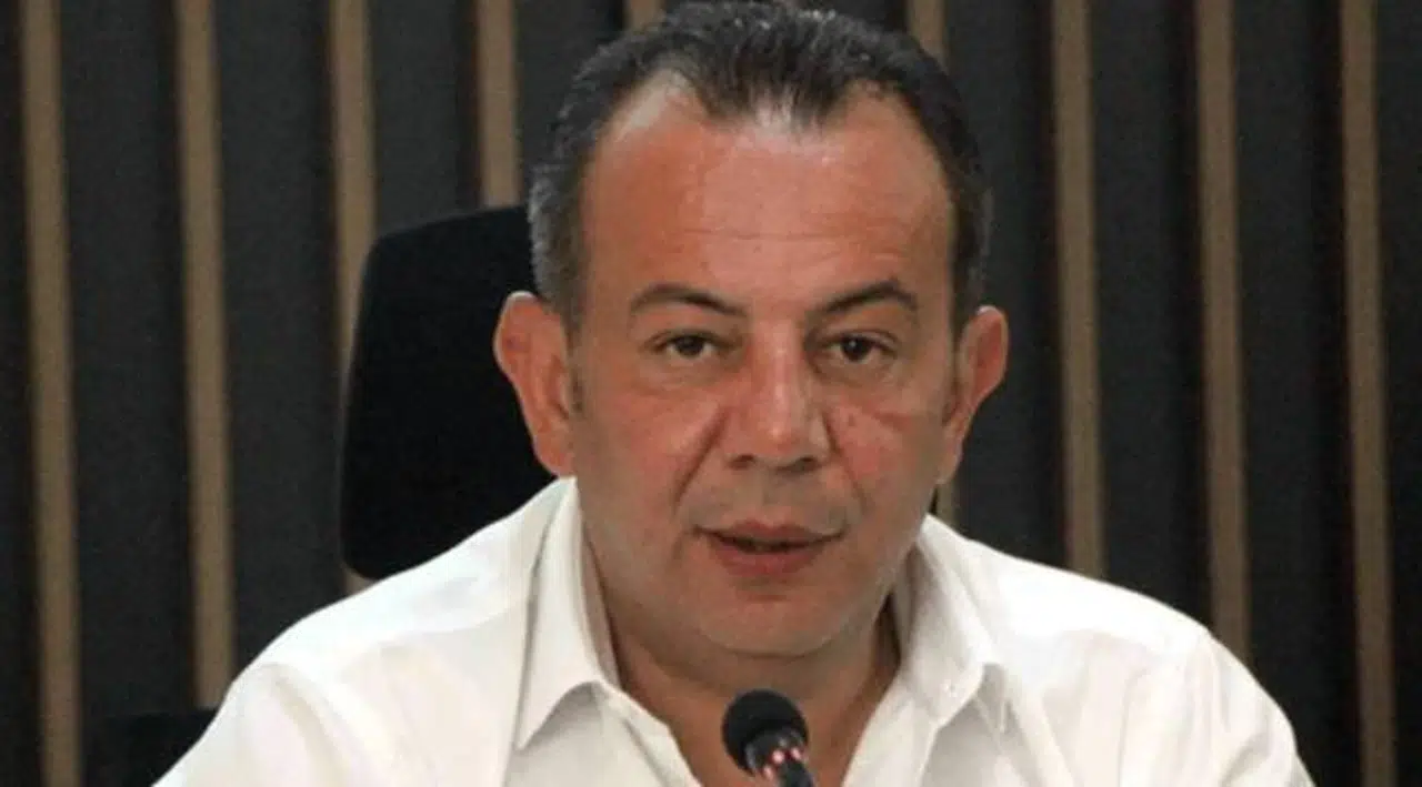 Tanju Özcan: Çay atmak suçsa Cumhurbaşkanı niye halka atıyor?