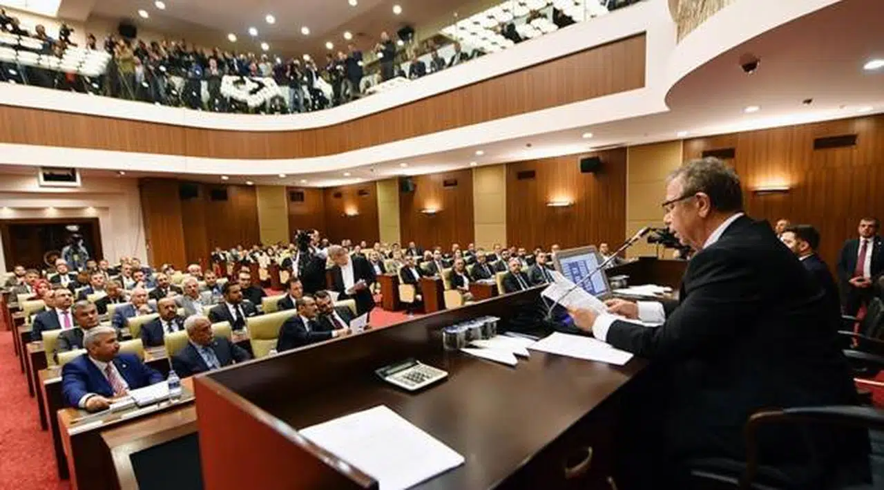 Ankara Büyükşehir Meclisi'nde AK Parti ve MHP'li üyeler aylık 2.5 milyon TL gelire "hayır" dedi