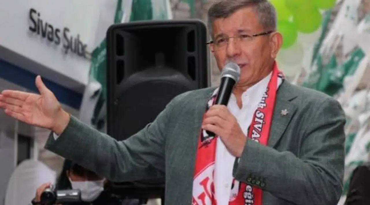 Davutoğlu: Bahçeli'nin Başbakan Yardımcısı olduğu tabloya Türkiye'yi tekrar geri getirdiler