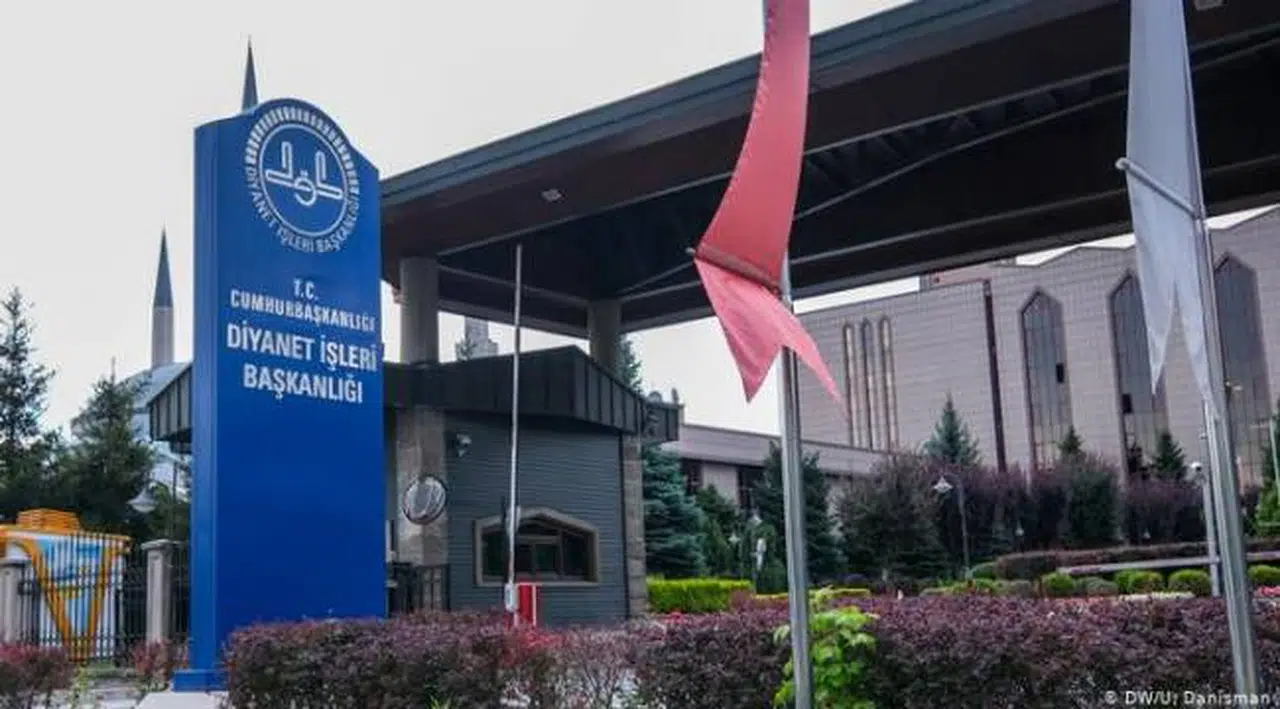 Diyanet İşleri Başkanlığı'nın bütçesi 2022'de 17 bakanlıktan 7'sini aşacak