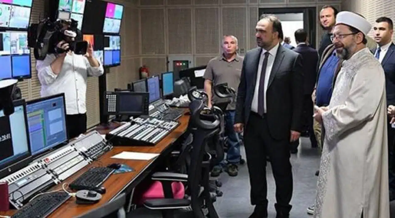 Diyanet sertifikalı spiker arıyor