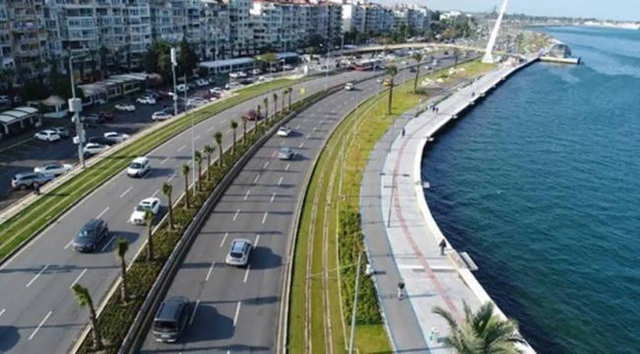 İzmir'de trafiğe kayıtlı araç sayısı Ağustos ayı sonu itibarıyla 1 milyon 550 bin 721 oldu