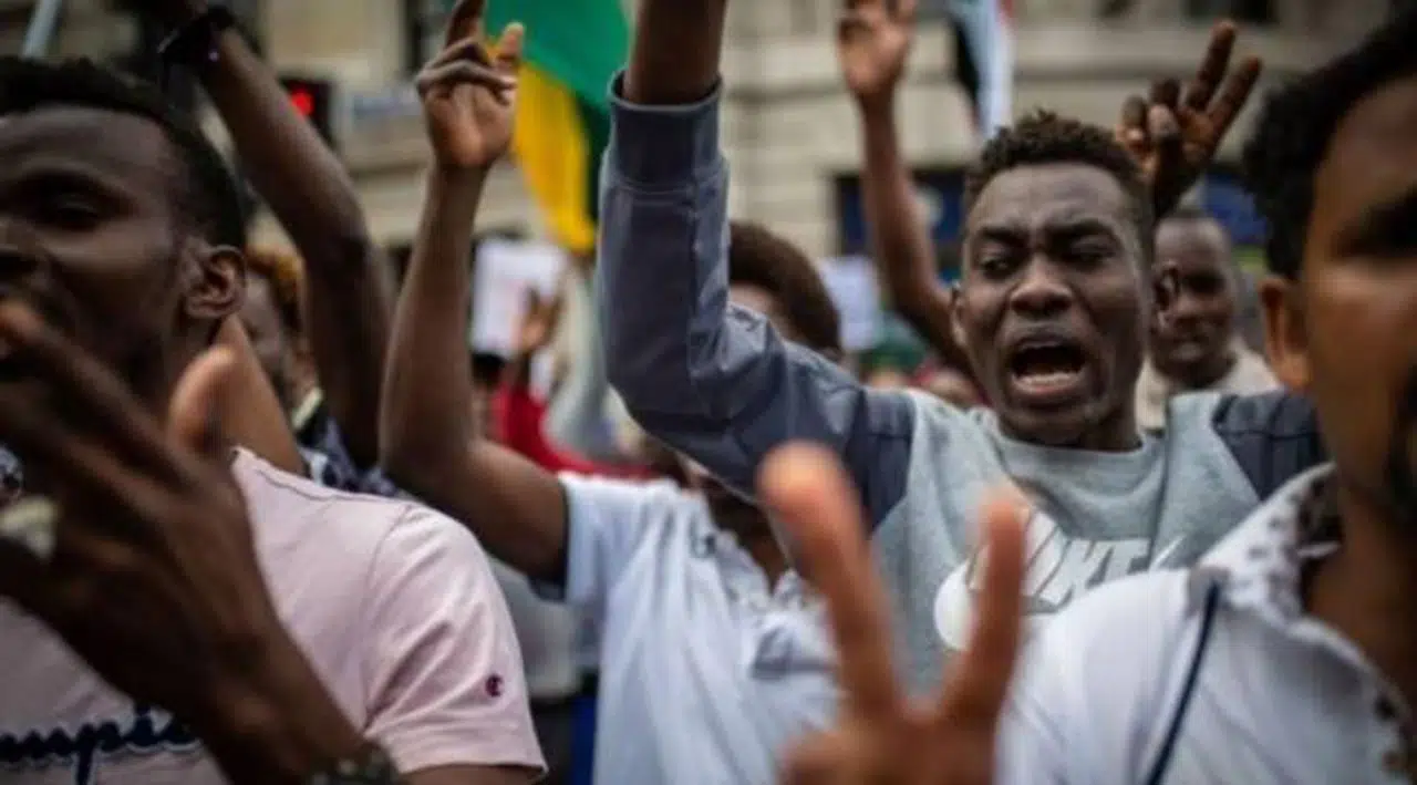 Sudan'da halk sivil yönetim için sokağa çıktı