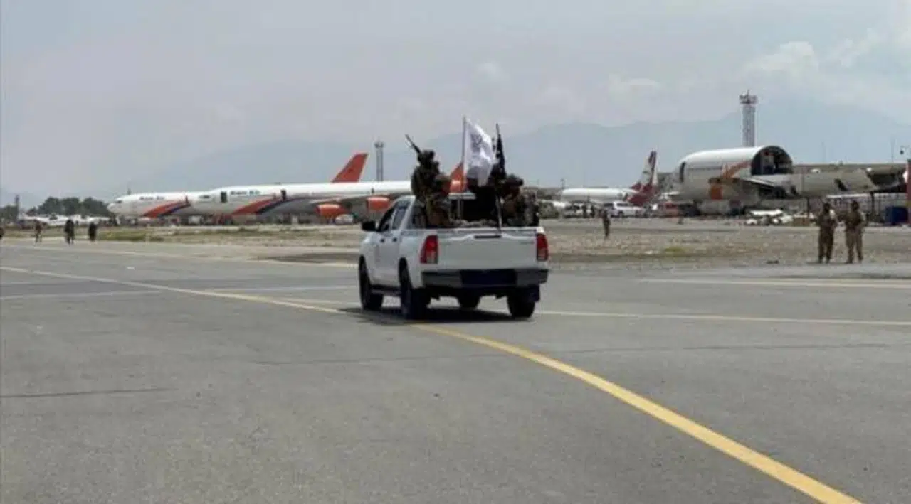 Taliban'dan uluslararası uçuşların devam etmesi için çağrı