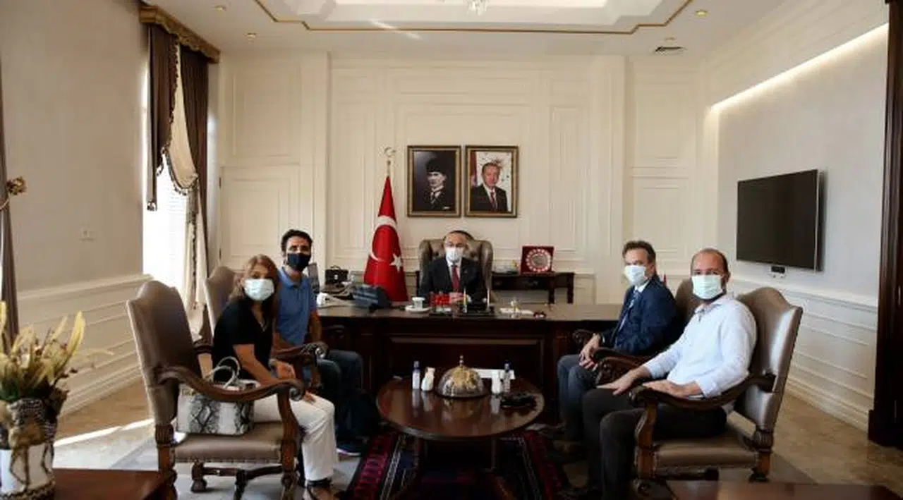 TSYD ŞUBE YÖNETİMİ İZMİR VALİSİ KÖŞGER’İ ZİYARET ETTİ