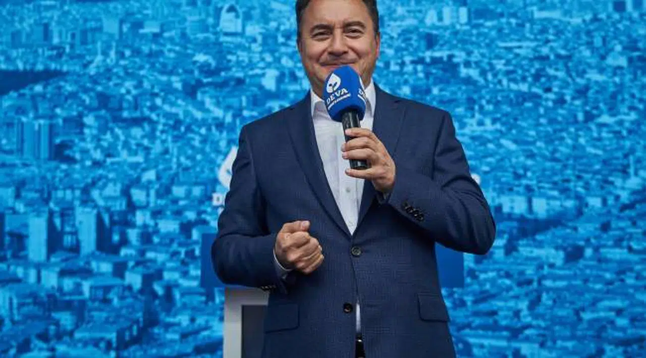 Ali Babacan: Maç çoktan bitti, Erdoğan uzatmaları oynuyor