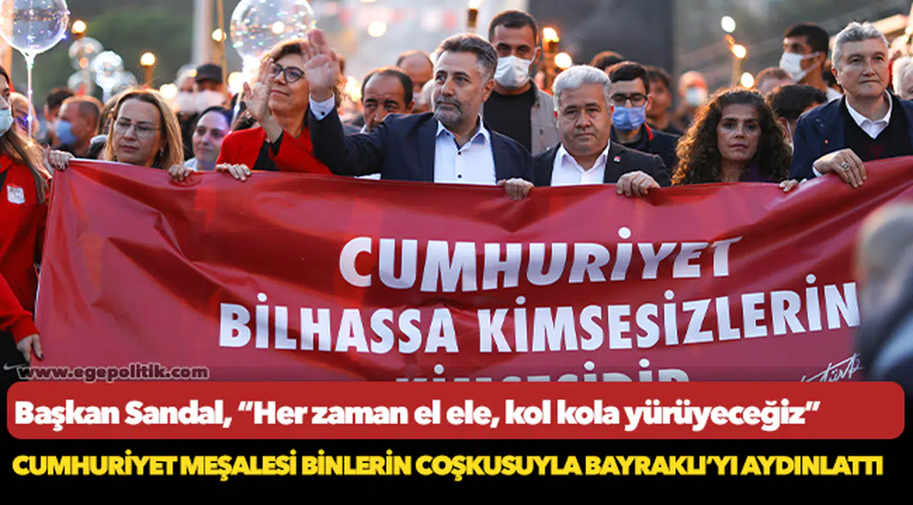 Cumhuriyet Meşalesi Binlerin Coşkusuyla Bayraklı’yı Aydınlattı