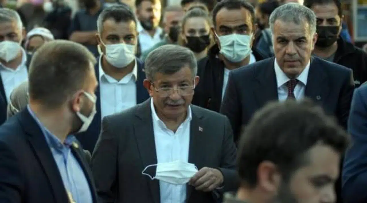 Davutoğlu: Ben değil, onlar ihanet etti