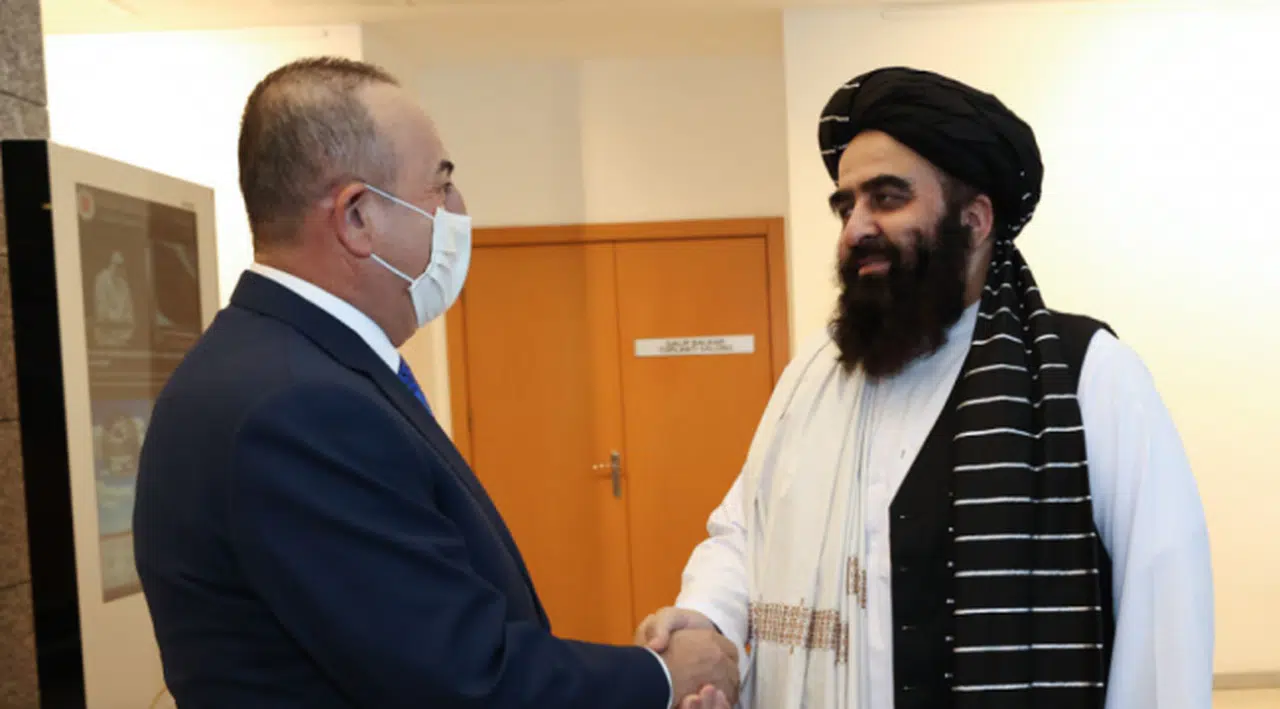Dışişleri Bakanı Çavuşoğlu: Güvenli uçuş beklentimizi kendilerine anlattık