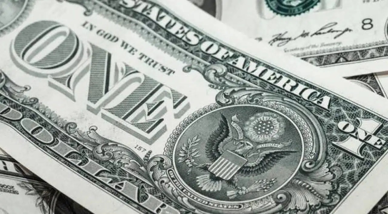 Dolar, avro ve altında yeni zirve