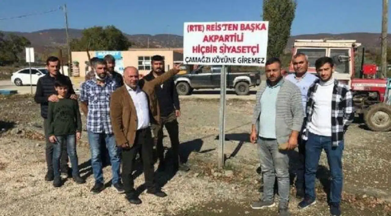 Köye 'Reis hariç hiçbir AK Parti’li giremez' tabelası
