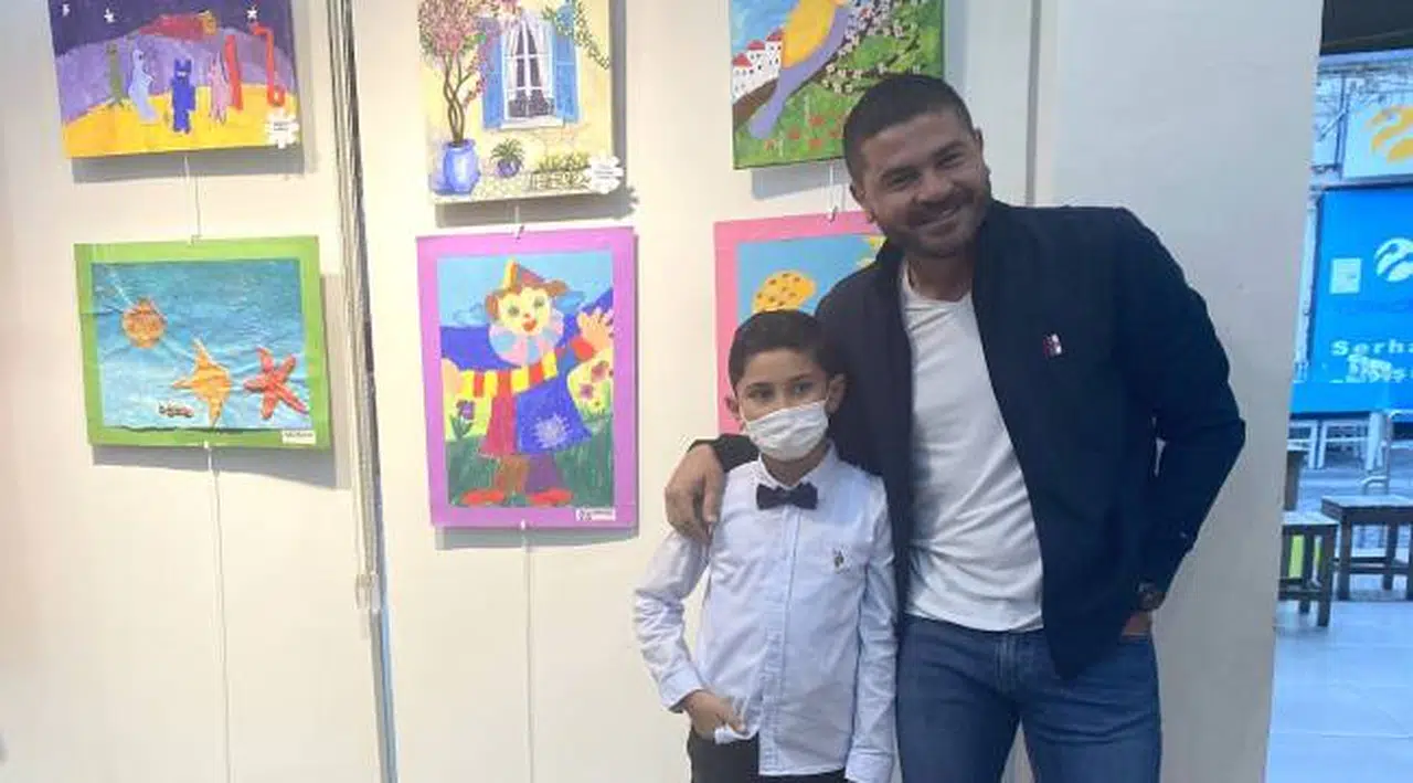 Küçük Ellerin Resimleri Foça'da sergilendi