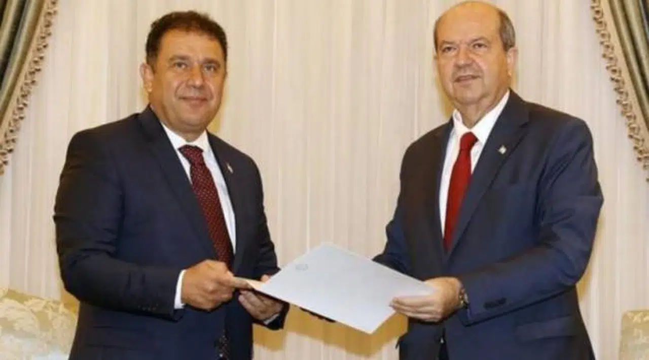 Kuzey Kıbrıs'ta başbakan koalisyon hükümetinin istifasını sundu