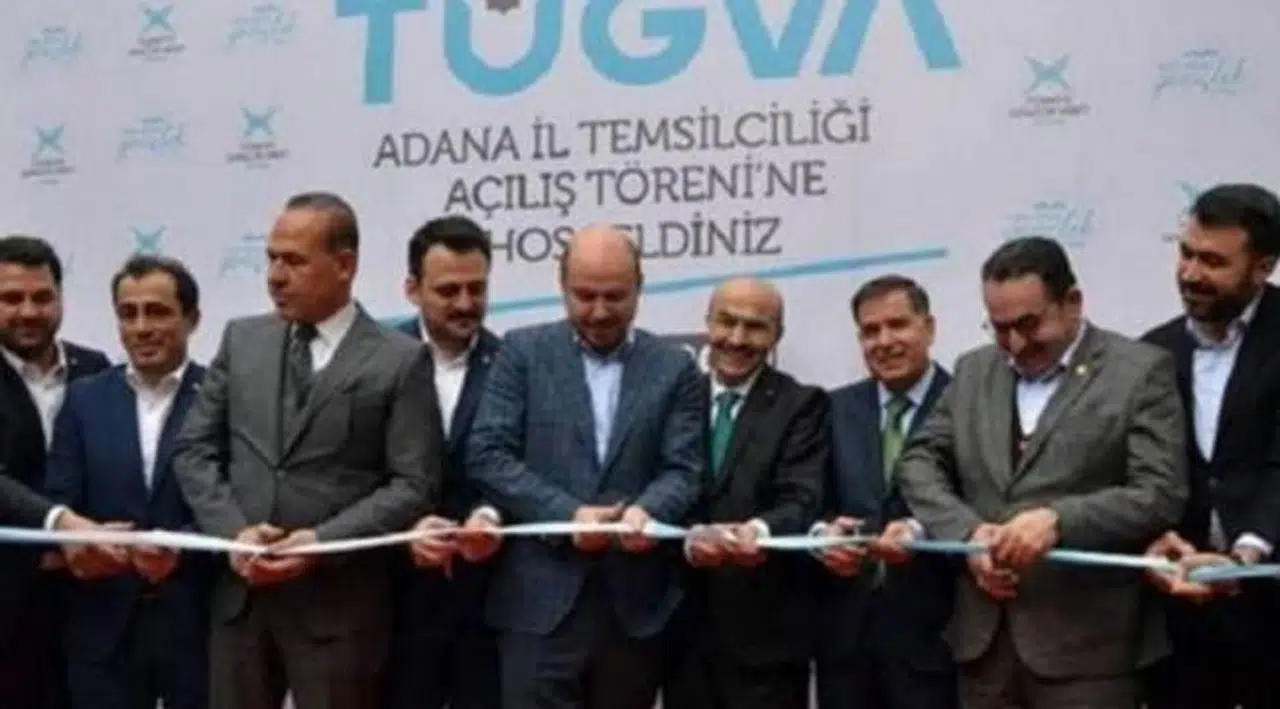 Menemen'de eski vergi dairesi binası TÜGVA'ya verilmiş: 'Bu bonkörlüğü kabul etmiyoruz'