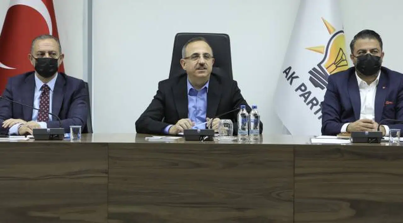 Sürekli;  “İzmir’in tahammülü kalmadı.”