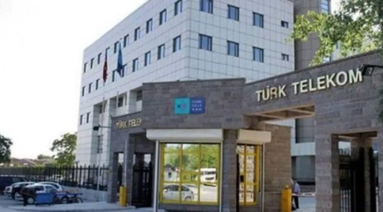 Türk Telekom'un interneti çöktü: Telefonlara bakılmıyor