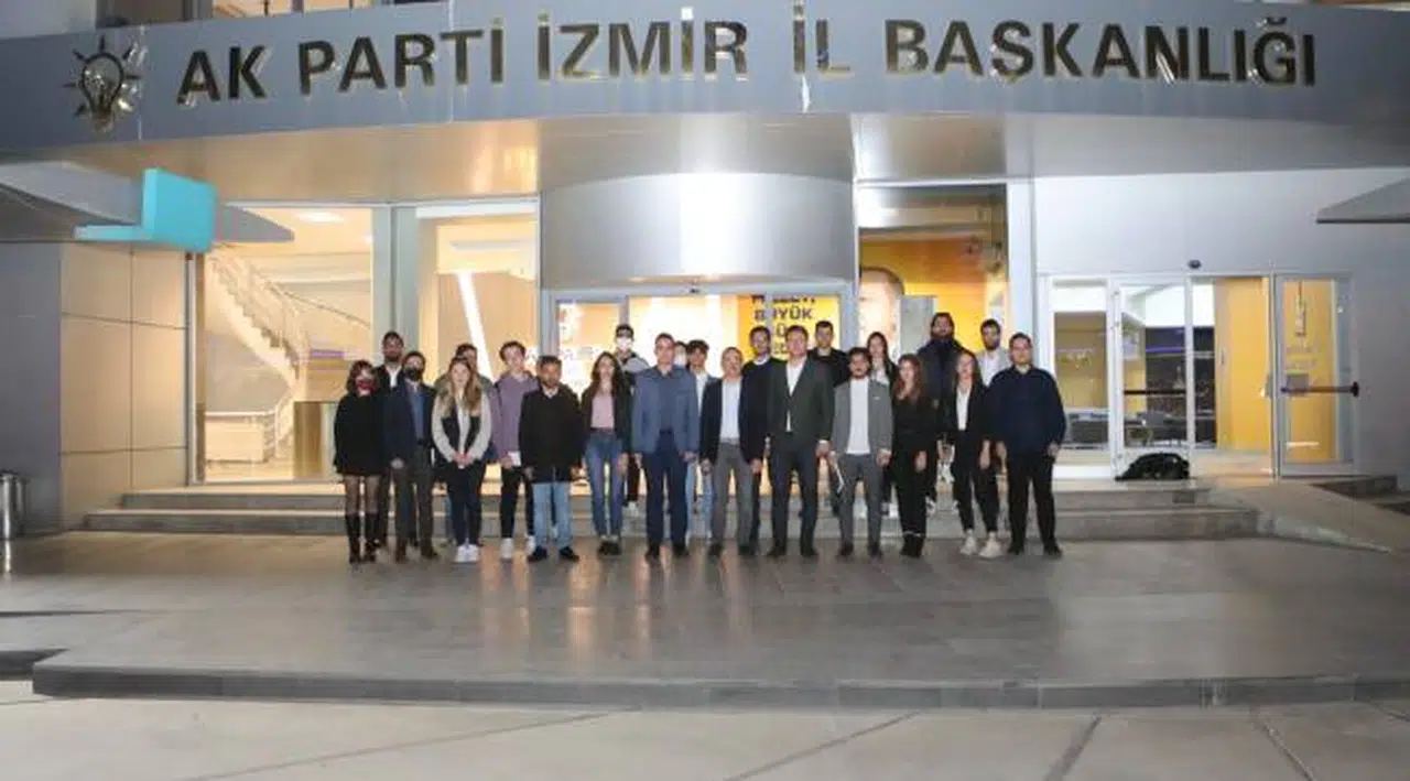Üniversite gençliği sordu, Başkan Sürekli yanıtladı