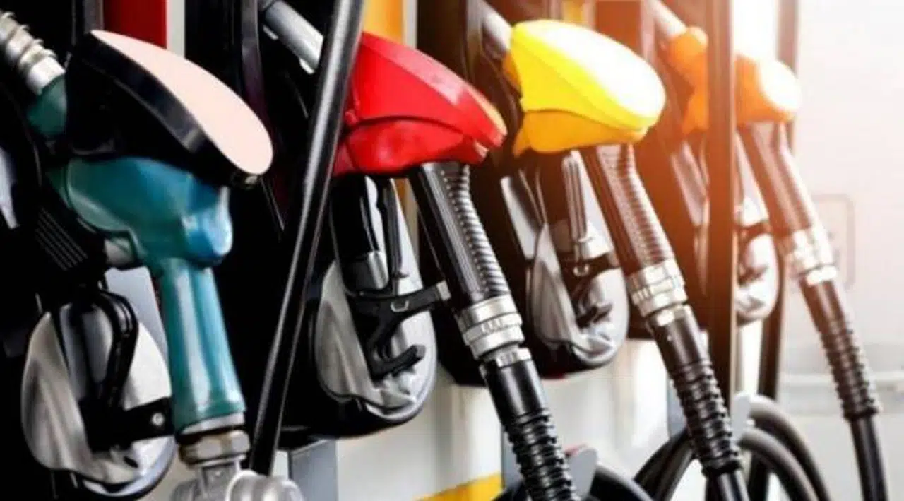 Benzine 52, motorine 50 kuruş zam geliyor