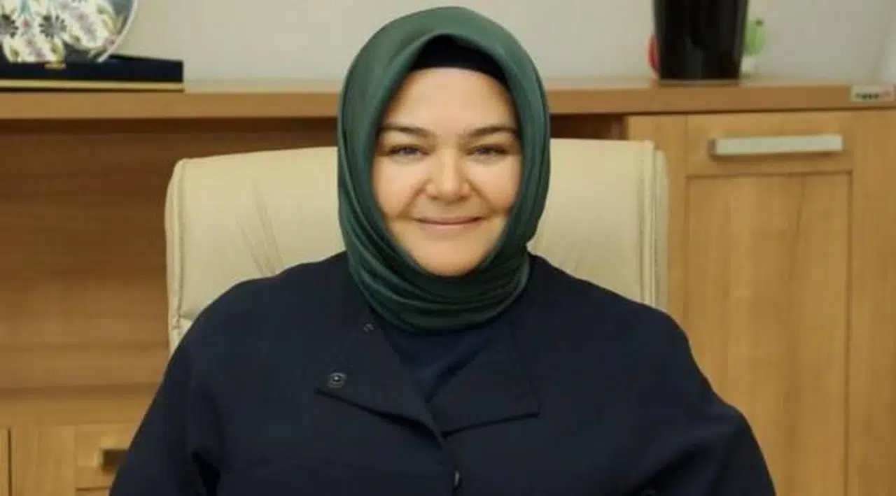 En az üç çocuk fikrinin mucidi kendini üç maaşa bağlamış