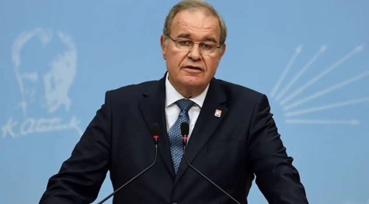 Faik Öztrak: 'O elbise Erdoğan’a birkaç beden bol gelir'