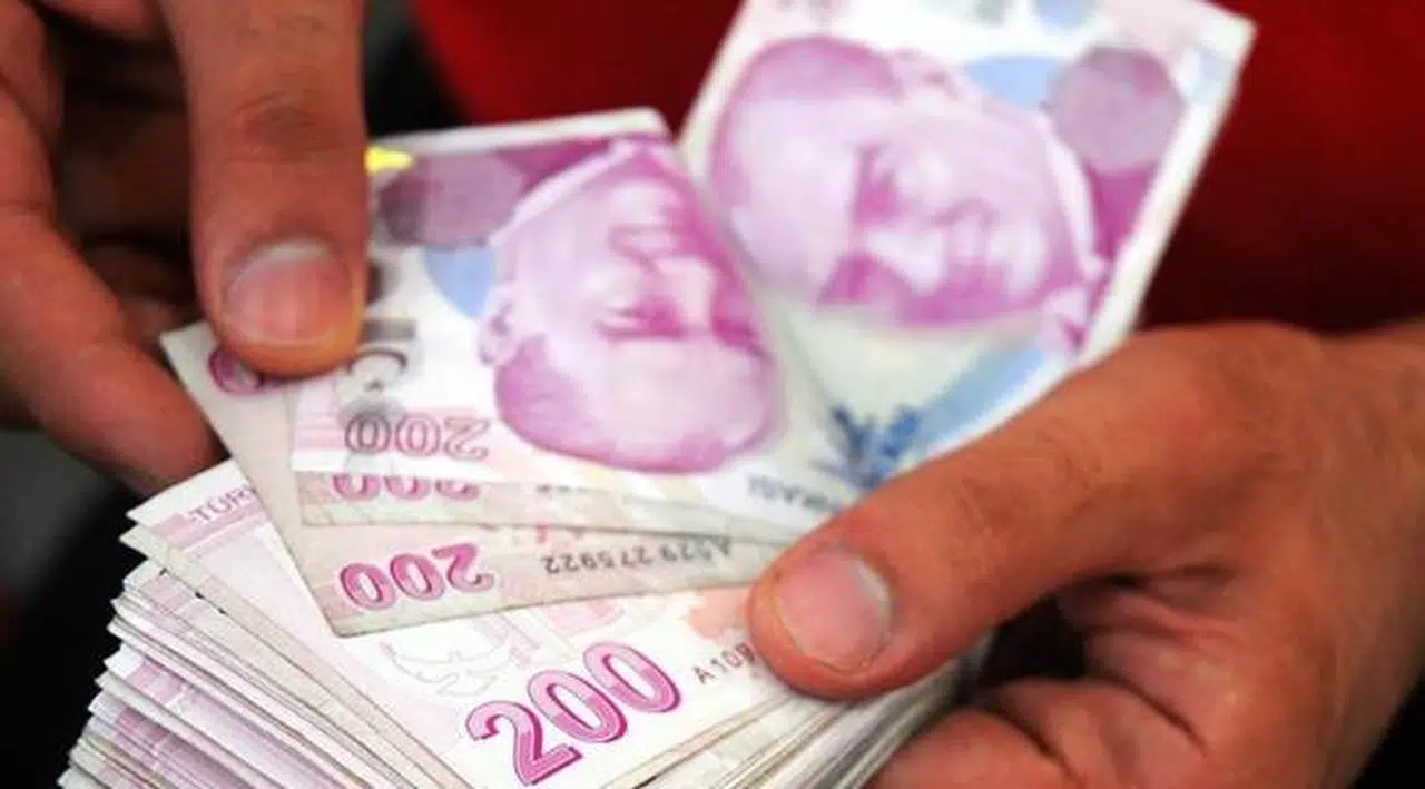 Hazine yaklaşık 3,8 milyar lira borçlandı