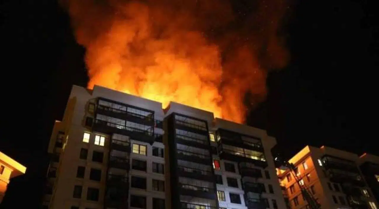 İşten çıkarılan apartman görevlisi giderken yangın çıkarmış
