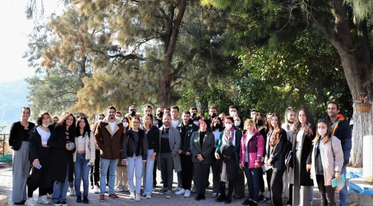İzmir Demokrasi Üniversitesi’nden Karaburun’a “doğal” dokunuş