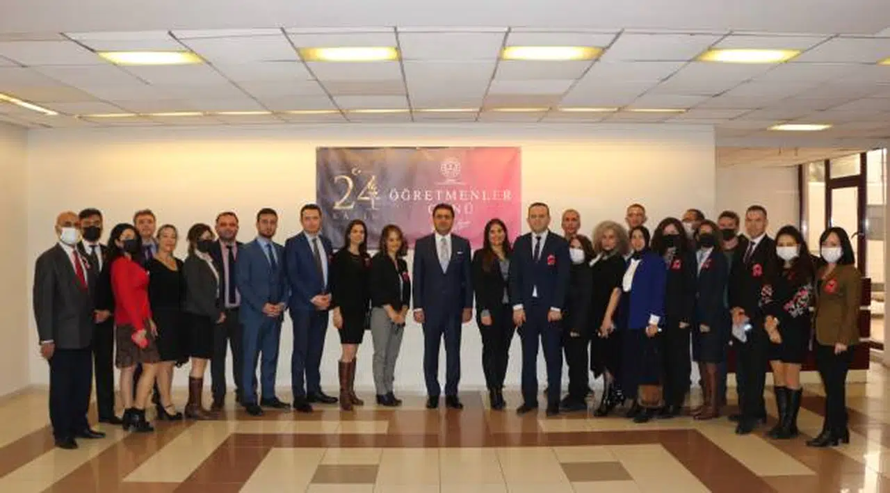 İzmir İl Milli Eğitim Müdürlüğü '24 Kasım Öğretmenler Günü'nü Kutladı