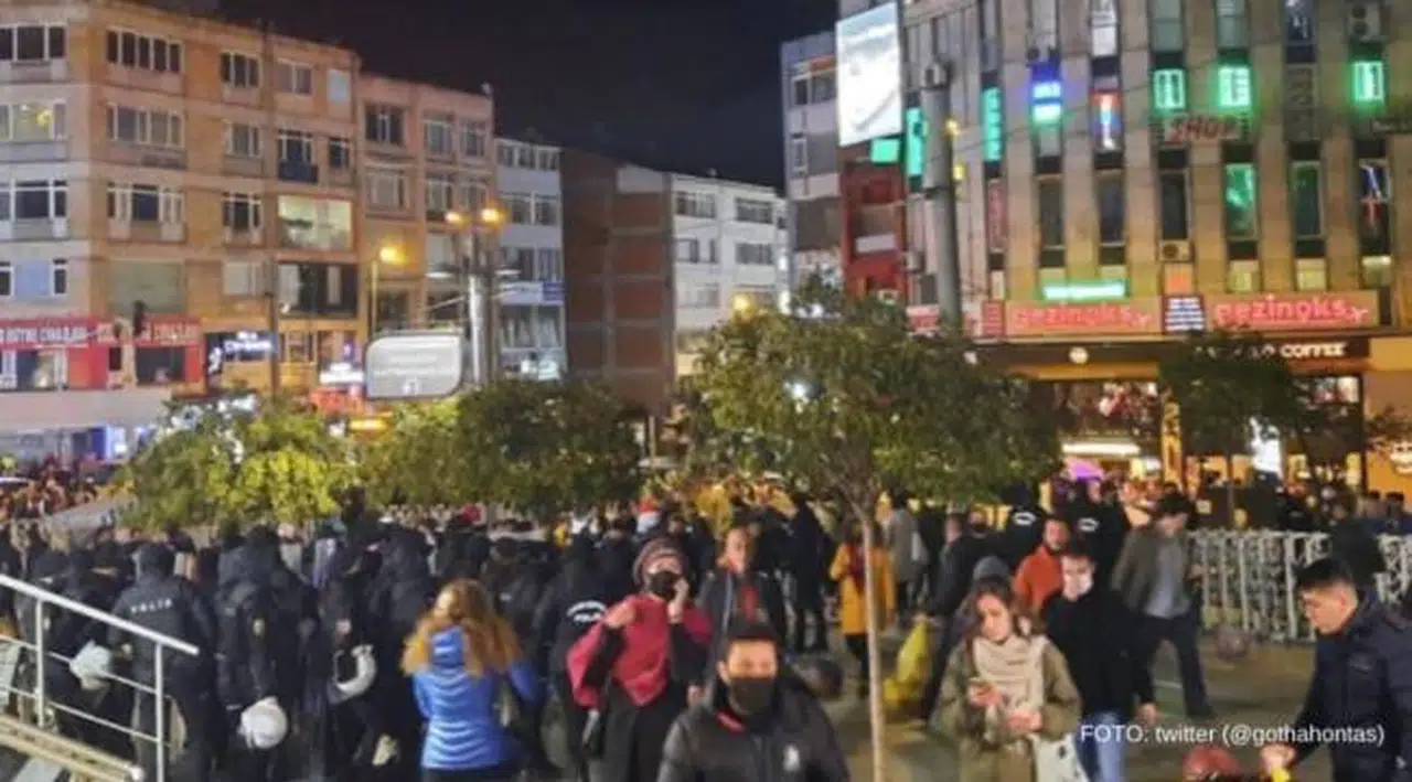 Kadıköy'deki eylemde Çok sayıda gözaltı var