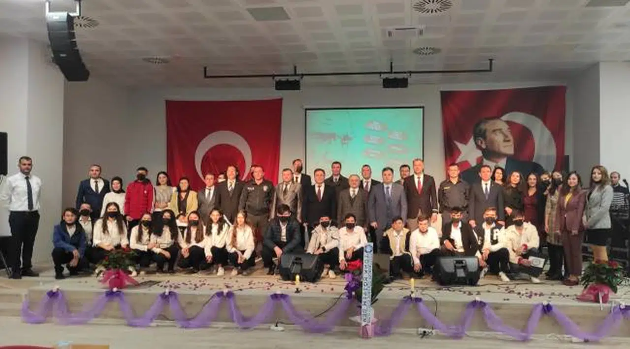 Kınık’ta Yeni Öğretmenevinde İlk Kutlama Öğretmenler Günü Oldu