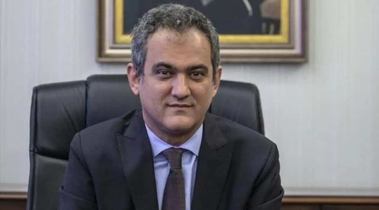 Milli Eğitim Bakanı Özer: Öğretmenler 15-22 Kasım'da okullara gelmeyecek
